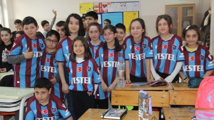 Ertuğrul Doğan’dan öğrencilere 11 bin 461 forma
