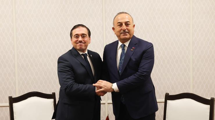 Bakan Çavuşoğlu, Hindistan’da temaslarına devam ediyor