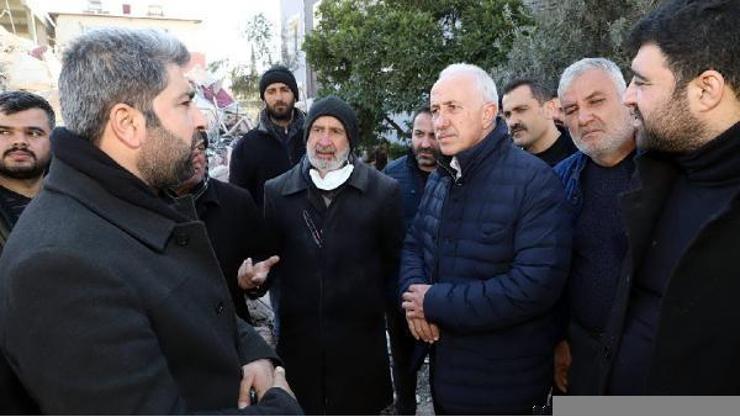 Akdeniz Belediyesi, depremin yaralarını sarmaya devam ediyor