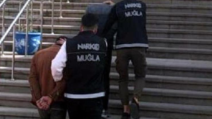 Bodrumda uyuşturucu satarken suçüstü yakalanandılar