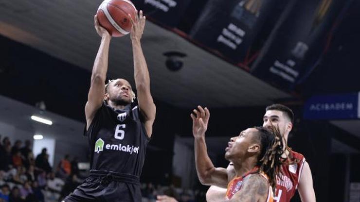 Beşiktaş derbide Galatasarayı devirdi