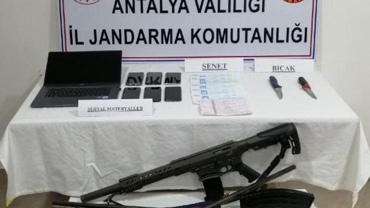 Jandarmadan silahlı yağma operasyonu; 4 tutuklama