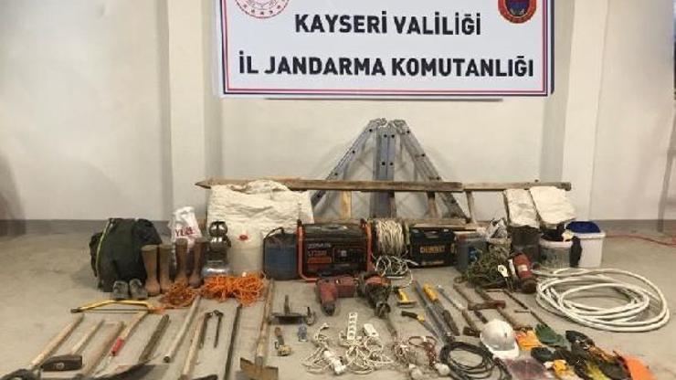 Kayseride kaçak kazı operasyonu: 4 gözaltı