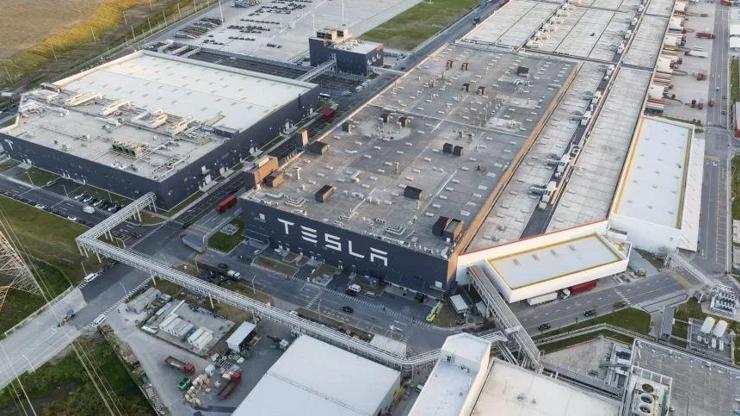 Tesla şirketin en büyük duyurularından birini açıkladı