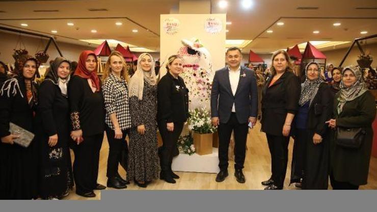 Depremzedeler yararına 8 Mart sergisi
