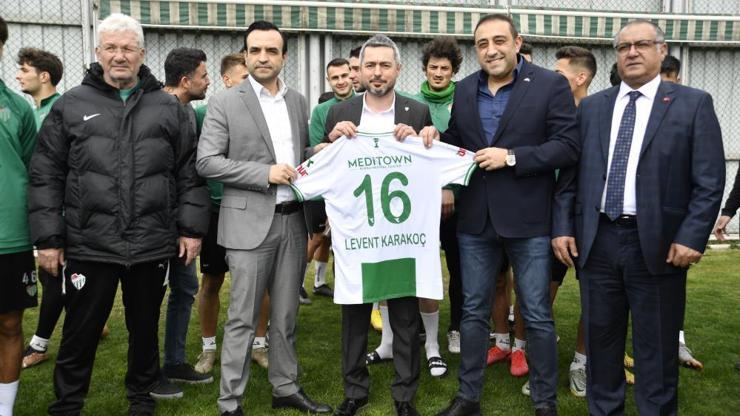 Bursaspor’dan Devlet Bahçeli’ye forma hediyesi