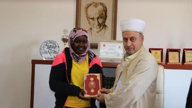 Ugandalı Namubıru Müslüman oldu, Zeynep ismini aldı