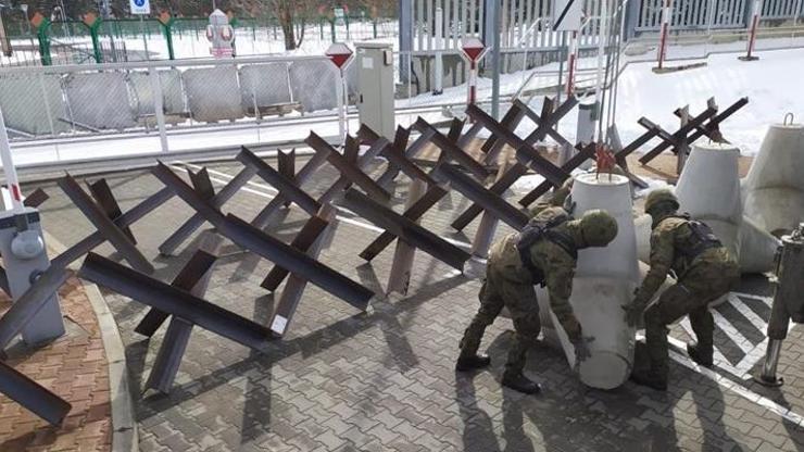 Krize yığınak çözümü Polonya sınırında hareketli anlar