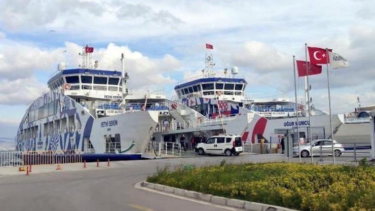 İzmirde vapur seferleri geçici süreyle durduruldu