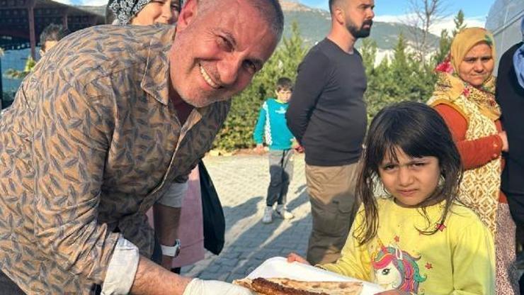 Adanalı kebapçı Kahramanmaraşlı depremzedelere 10 bin kebap yaptı