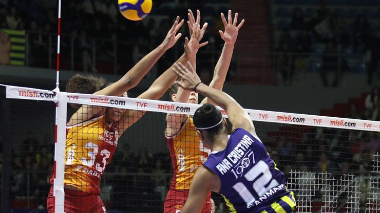 Fenerbahçe derbide Galatasaraya set vermedi