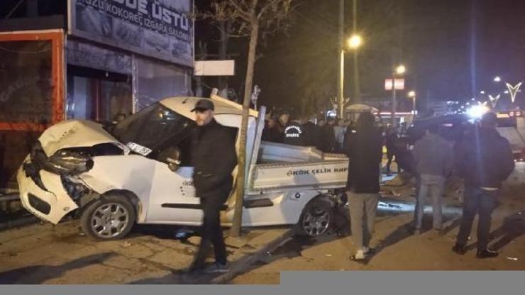 Ehliyetsiz sürücü park halindeki araçlara çaptı: 1 ölü 4 yaralı