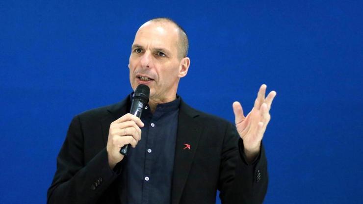 Yunanistanda muhalefet lideri Varufakis’e saldırı