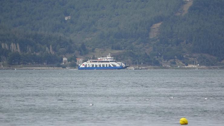 Bozcaada feribot seferlerine fırtına engeli