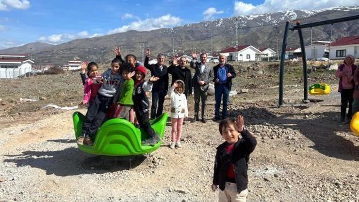 Süleymanpaşa Belediyesi afet bölgesinde çocuk parkları yapıyor