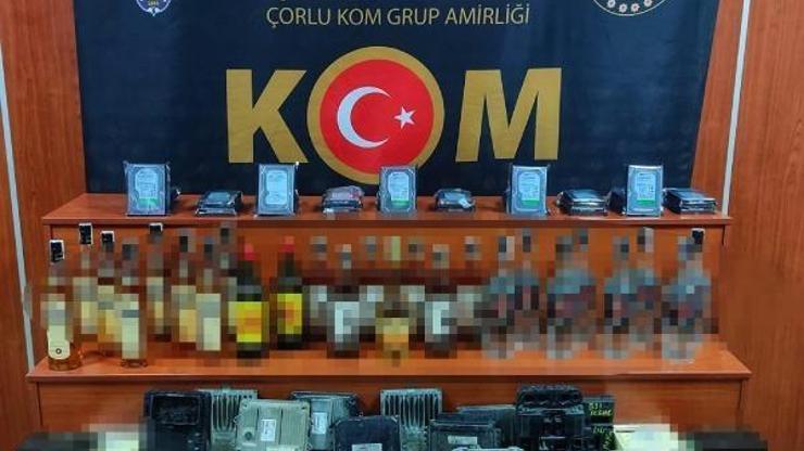 Bulgaristandan gelen minibüste kaçak içki ele geçirildi; 2 gözaltı