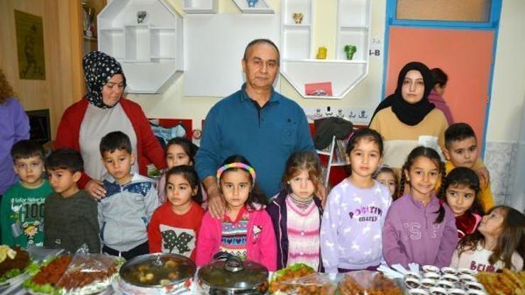 Miniklerden depremzede öğrenciler yararına kermes