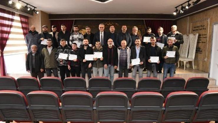 Deprem bölgesinde arama-kurtarma çalışmalarına katılan madencilere onur belgesi verildi