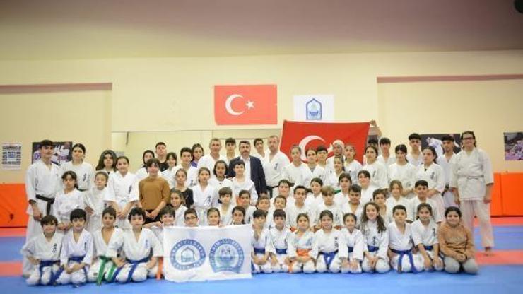 Balkan Kyokushin Karate Şampiyonasına katılacak sporcuları Başkan Yılmaz uğurladı