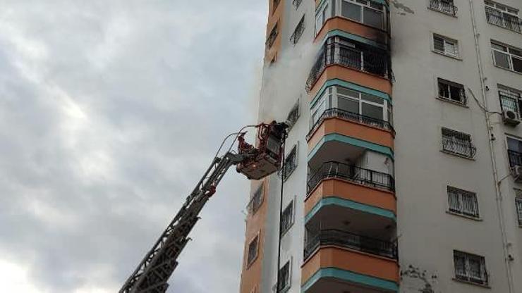 Alt kattaki daireye sıçrayan kıvılcımlar, balkonu ve yatak odasını yaktı