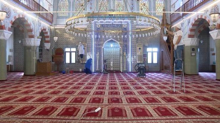 Kartalda cami ve cemevlerinde Ramazan hazırlığı