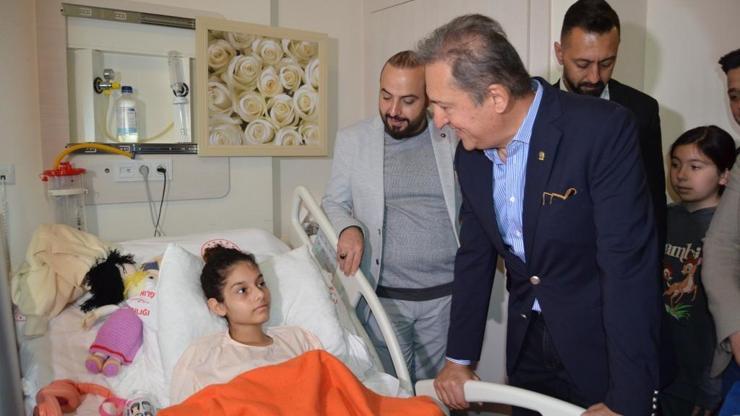 4 gün enkaz altında kaldı Yağmurla ıslanan bez parçasının suyunu sıkıp içti