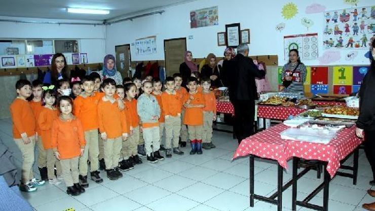 Depremzedeler için okulda kermes