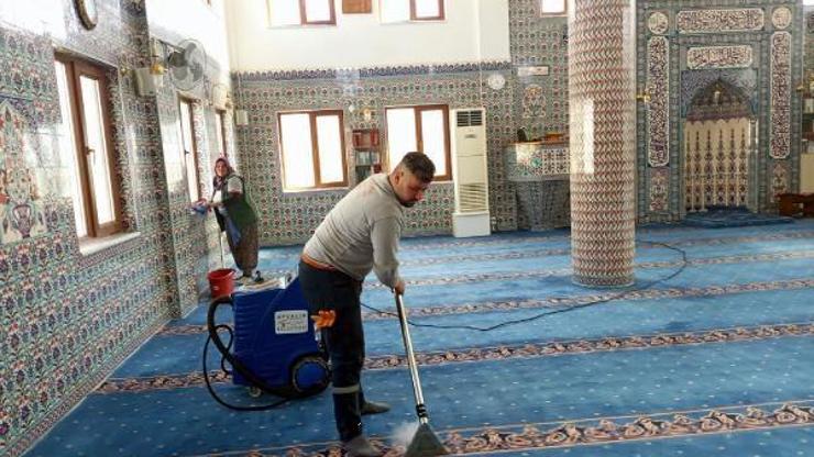 Ayvalıkta camiler ramazan ayına hazır