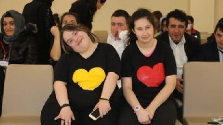 Down sendromlu bireyler depremzedelerle buluştu