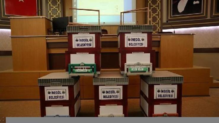 İnegöl’de 50 üreticiye 250 arı kovanı dağıtıldı
