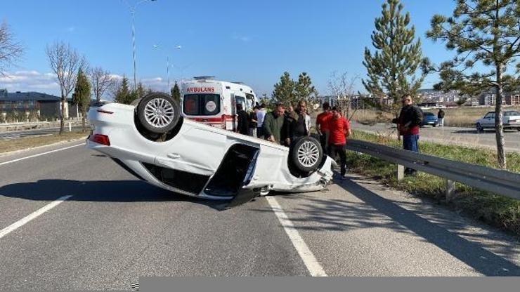 Kontrolden çıkan otomobil, araçlara çarpıp takla attı