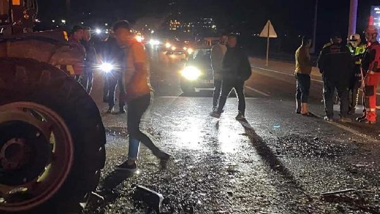 Otomobil traktöre arkadan çarptı: 3 yaralı