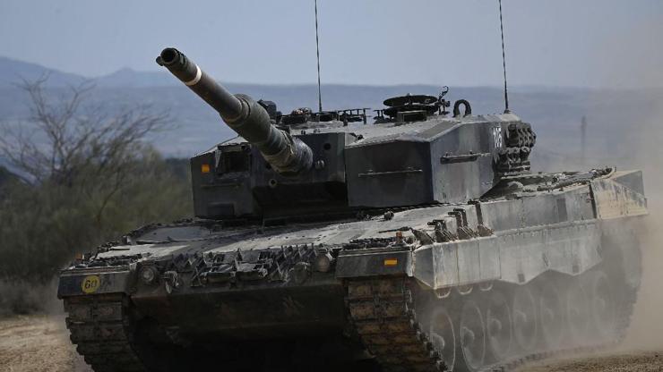 Almanya, Ukraynaya 18 Leopard 2 tankı gönderdi