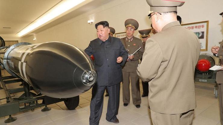 Kuzey Kore lideri Kim, yeni nükleer silahlarını gösterdi