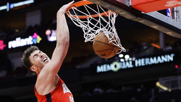 Alperen double-double ile galibiyeti getirdi