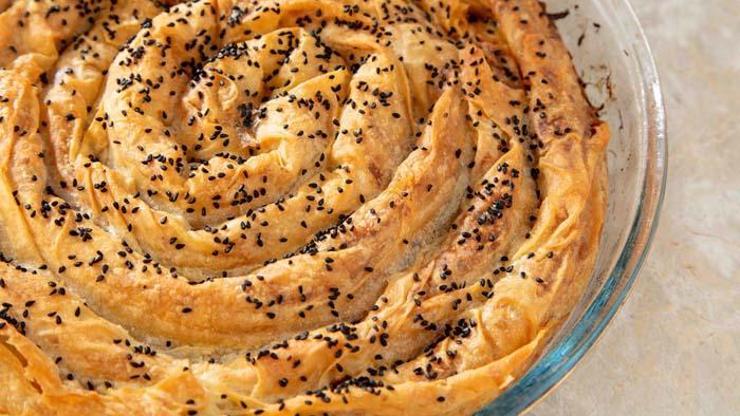 Pırasalı Kol Böreği Tarifi - Pırasalı Kol Böreği Malzemeleri