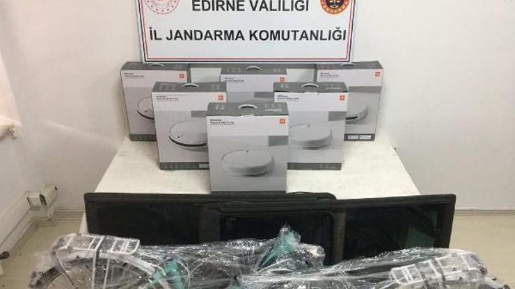 Edirne’de gümrük kaçağı malzeme ve uyuşturucu ele geçirildi
