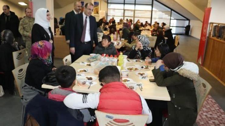 Ağrı’da yetim çocuklar için iftar programı düzenlendi