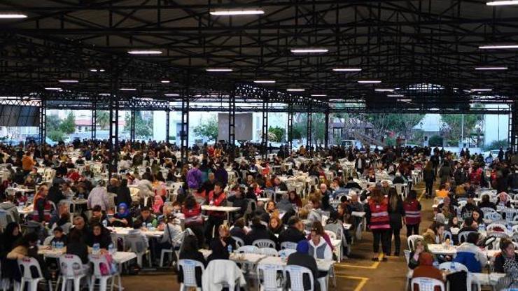Konyaaltında dayanışma iftarları devam ediyor