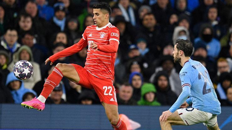 Manchester City taraftarından Canceloya yoğun tepki