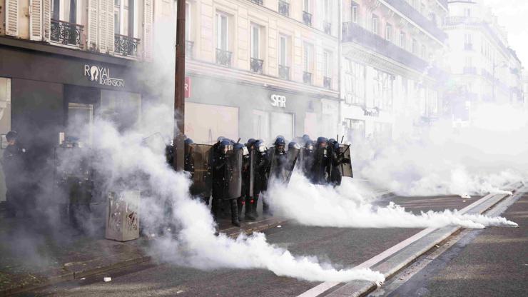 Fransada emeklilik reformuna karşı 12nci kitlesel protesto