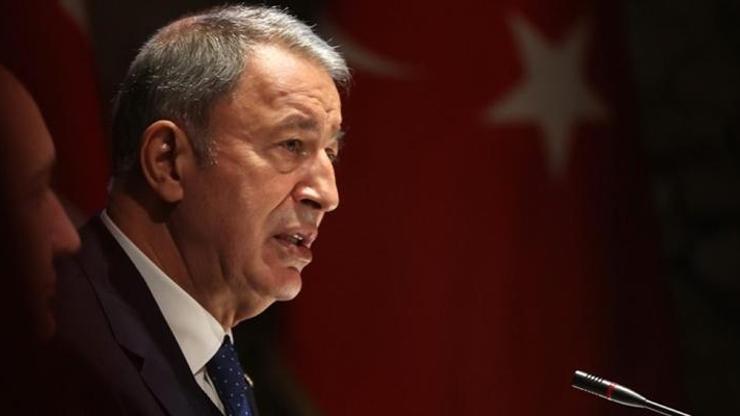 Bakan Akar, Danimarkada Kuran-ı Kerim ve Türk bayrağına yönelik saldırıyı lanetledi