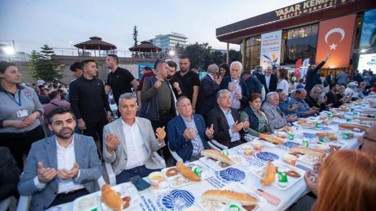 Seyhanlılar Kadir Gecesinde iftarda buluştu