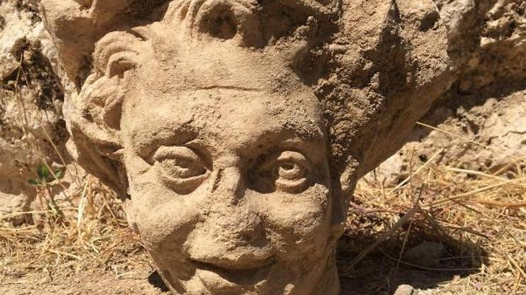 İzmirdeki Smryna Agorasında gymnasium tespit edildi