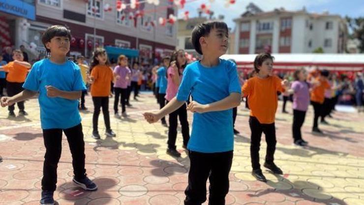 Deprem bölgesi Osmaniye’de 23 Nisan coşkusu