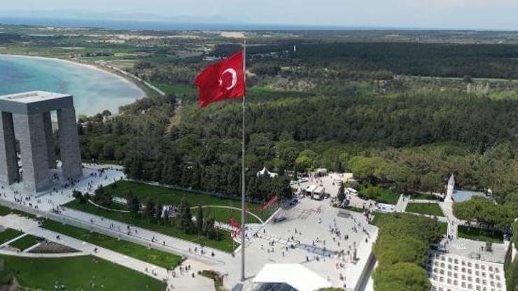 Şehitler Abidesi’ne Ramazan Bayramı’nda yoğun ilgi