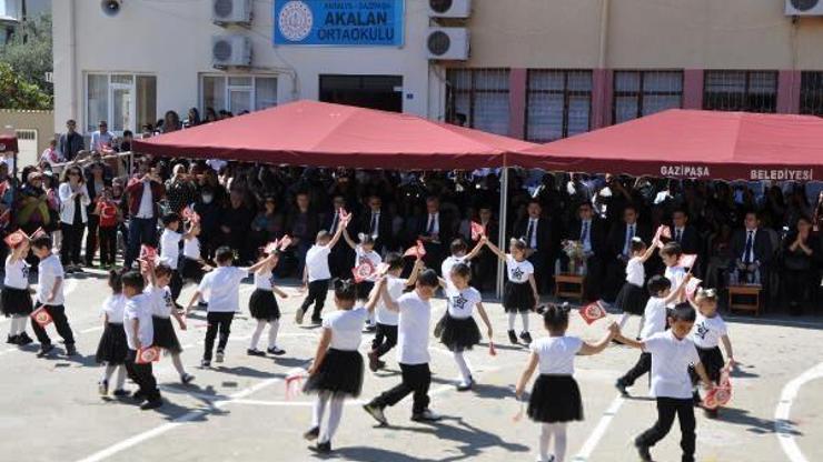 Gazipaşada 23 Nisan kutlaması