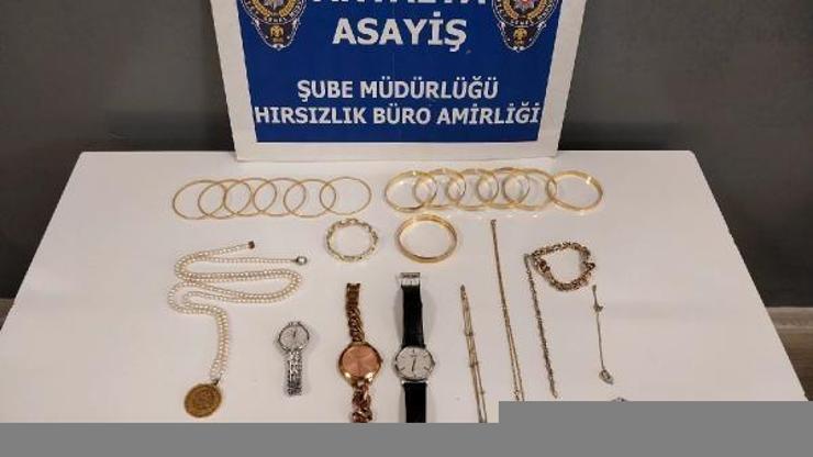 İçinde 400 bin TLlik ziynet eşya unutulan çantayı alan 2 kişi yakalandı