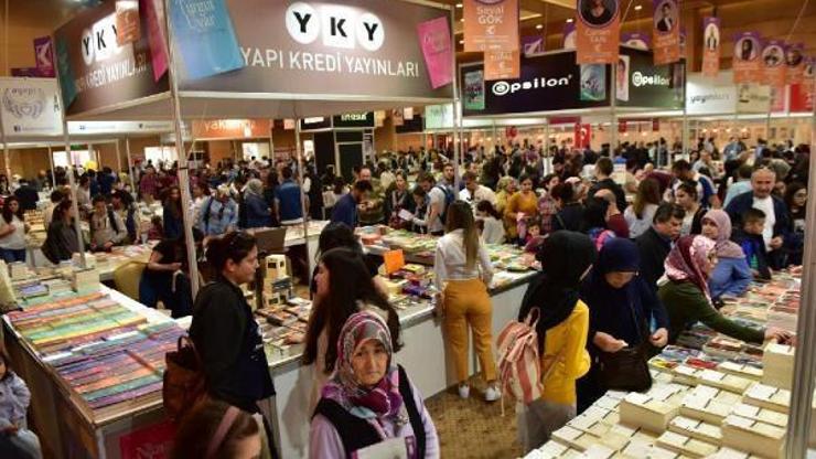 Usta yazarlar 5. Kepez Kitap Fuarında