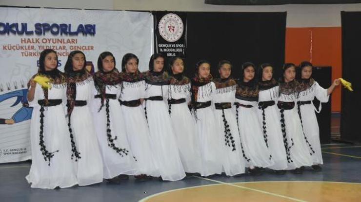Halk oyunları ekipleri Bitlis’te Türkiye finali için yarışıyor